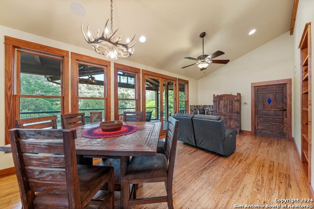 Listing photo id 13 for 2041 Fm 1340