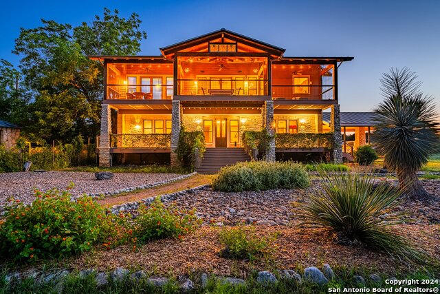 Listing photo id 1 for 2041 Fm 1340