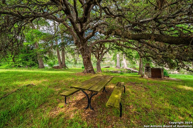 Listing photo id 36 for 2041 Fm 1340