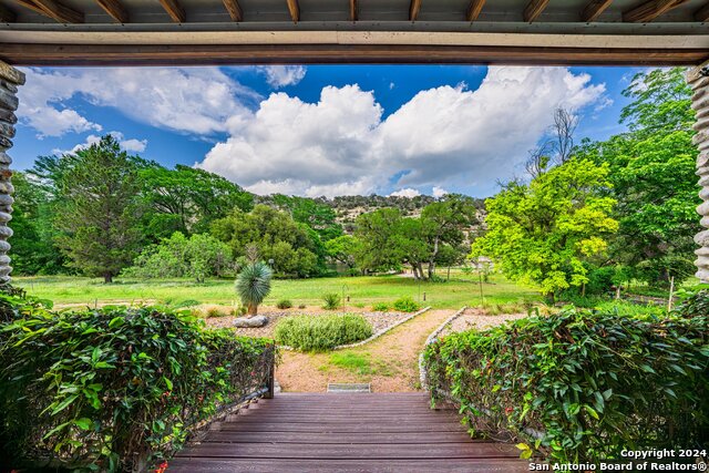 Listing photo id 2 for 2041 Fm 1340