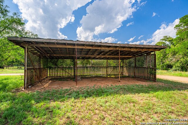 Listing photo id 39 for 2041 Fm 1340