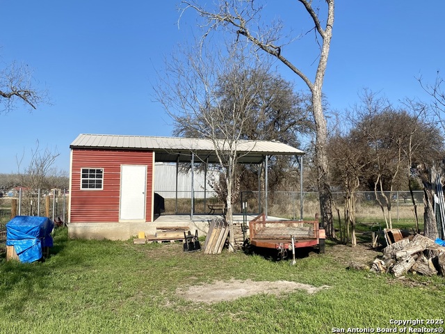 Image 6 of 7 For 909 Goliad Rd