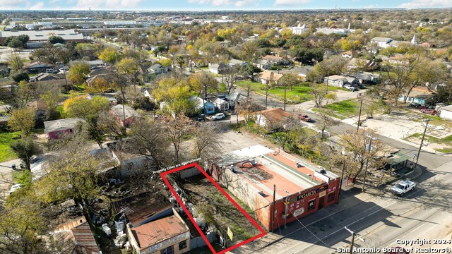 Listing photo id 8 for 2112 Guadalupe St