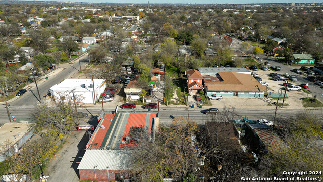 Listing photo id 13 for 2112 Guadalupe St