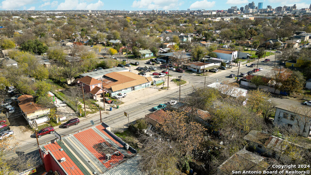 Listing photo id 7 for 2112 Guadalupe St