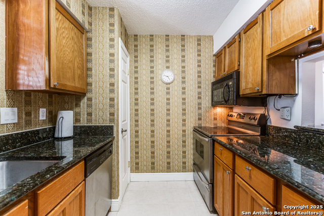 Image 12 of 25 For 13018 Heimer Rd  210