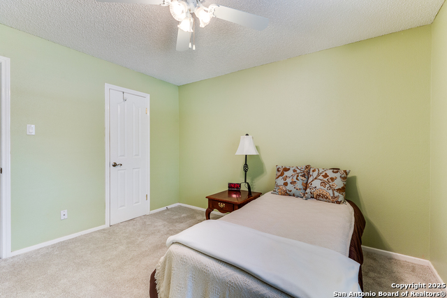 Image 19 of 25 For 13018 Heimer Rd  210