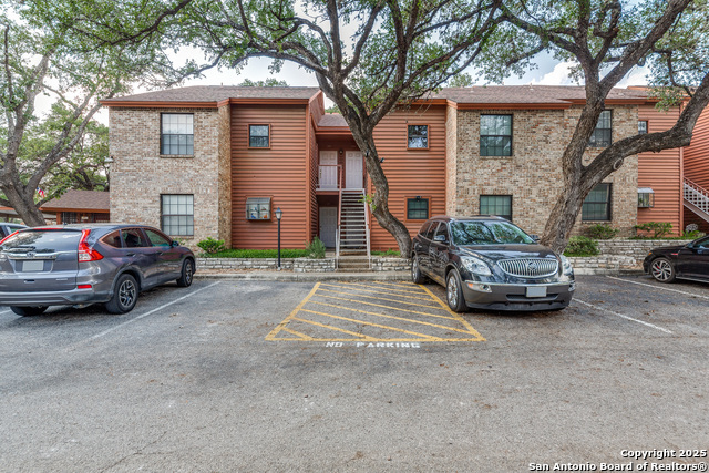 Image 2 of 25 For 13018 Heimer Rd  210