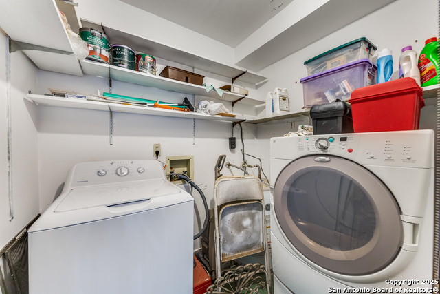 Image 24 of 25 For 13018 Heimer Rd  210