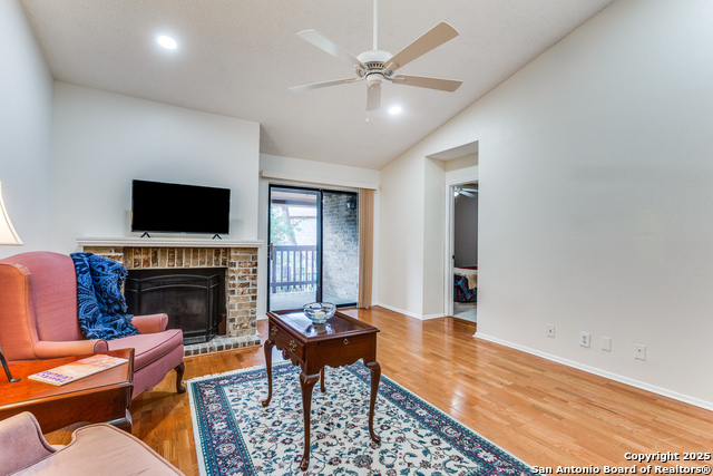 Image 4 of 25 For 13018 Heimer Rd  210