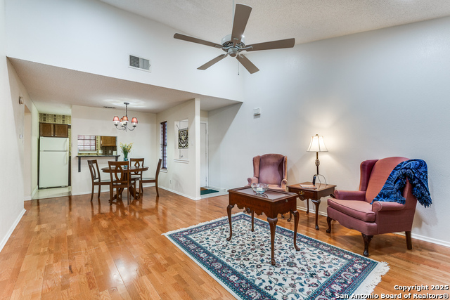 Image 5 of 25 For 13018 Heimer Rd  210