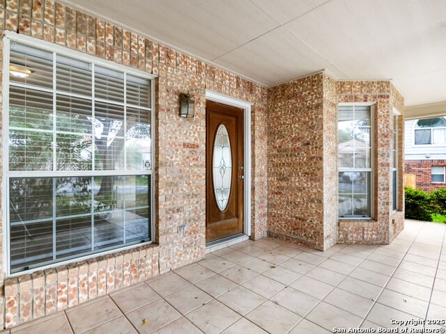 Listing photo id 1 for 2534 Woodland Village Pl