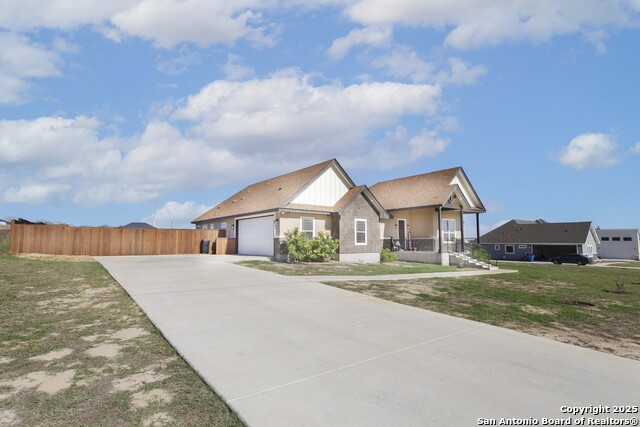 Listing photo id 1 for 125 Summer Meadow Dr