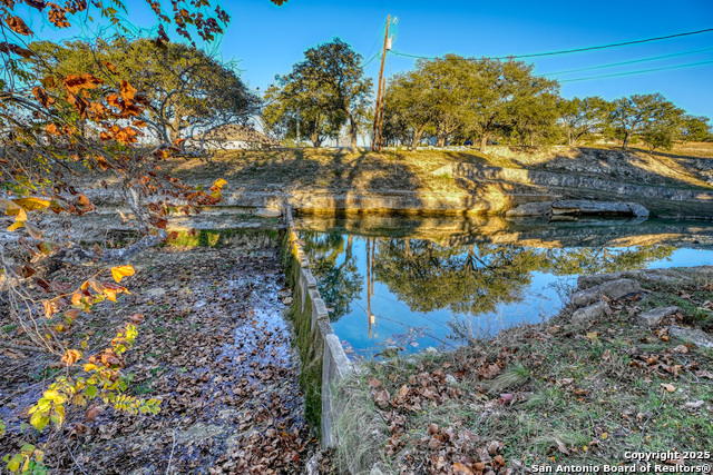Image 20 of 33 For 137 Falling Oak Dr