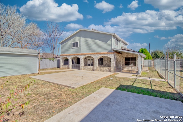 Listing photo id 10 for 2431 Holly Hill