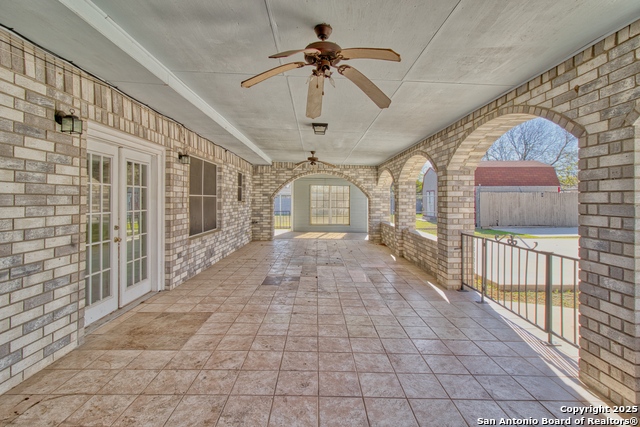 Listing photo id 15 for 2431 Holly Hill