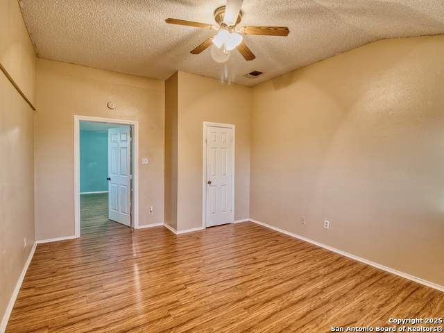 Listing photo id 33 for 2431 Holly Hill