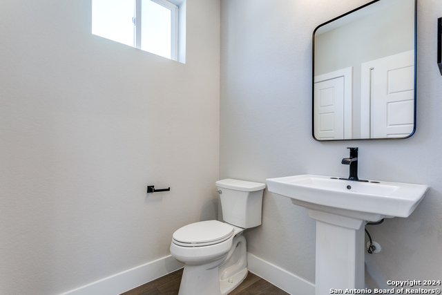 Image 16 of 30 For 1618 Lawndale Dr #6 W