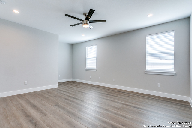 Image 21 of 30 For 1618 Lawndale Dr #6 W