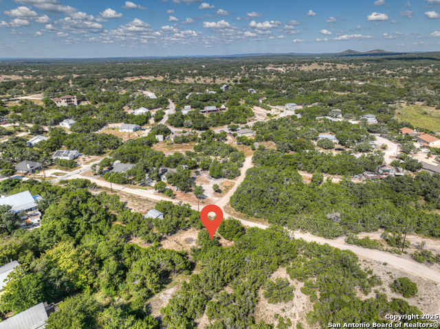 Listing photo id 11 for 210 Indian Trail