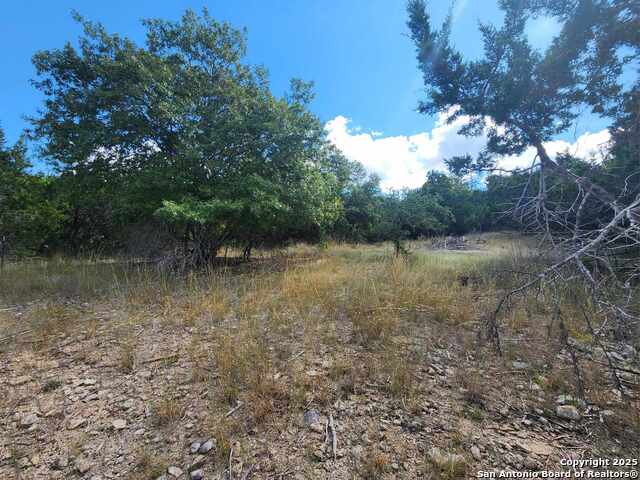 Listing photo id 2 for 210 Indian Trail