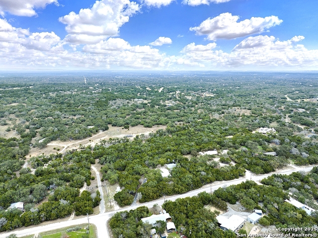 Image 5 of 13 For 1601 Springwood Dr