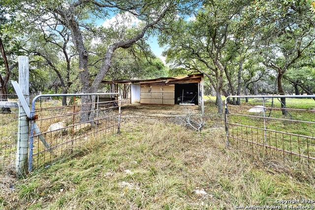 Image 7 of 13 For 1601 Springwood Dr