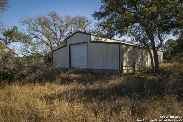 Listing photo id 9 for 6511 Fm 311  