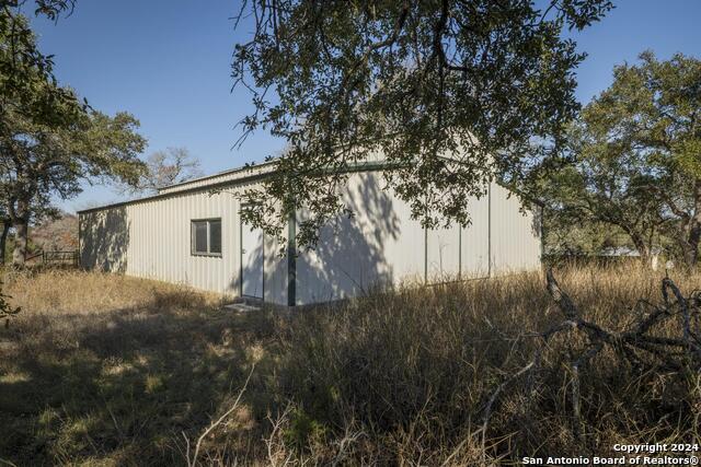 Listing photo id 10 for 6511 Fm 311  