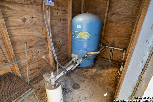 Listing photo id 22 for 6511 Fm 311  