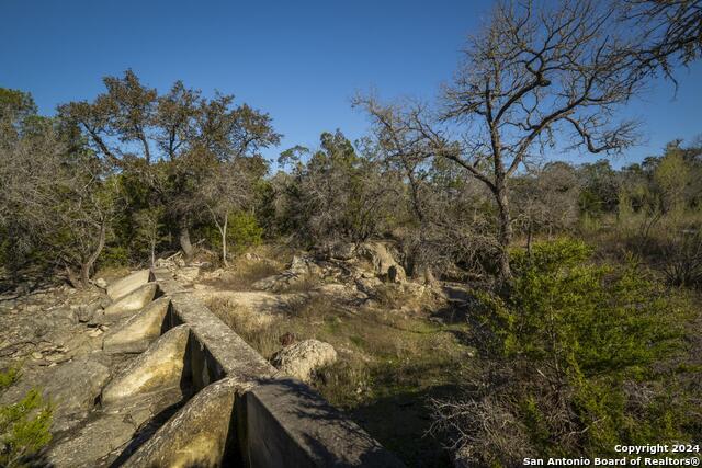 Listing photo id 4 for 6511 Fm 311  