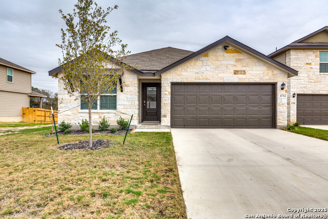 Listing photo id 2 for 4712 Sulphur Trace