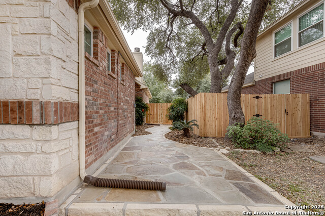 Listing photo id 33 for 9510 Tioga Cv