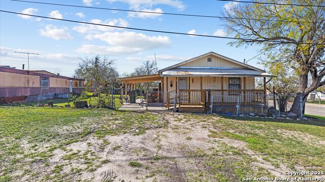 Details for 217 Park Ave N, Karnes, TX 78118