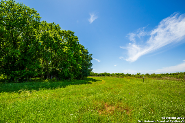 Listing photo id 3 for 8263 Huber Rd