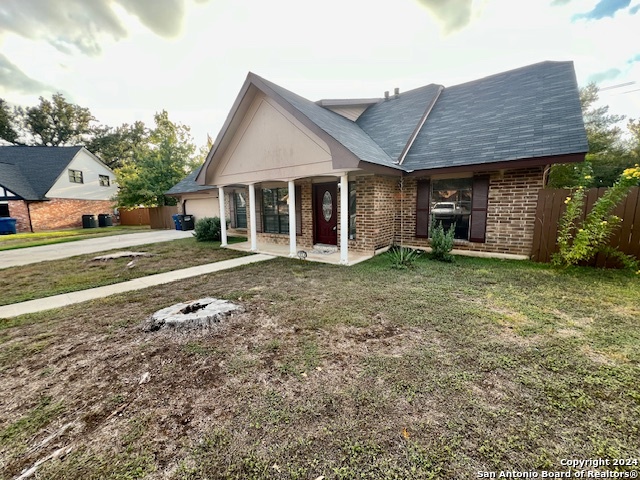 Listing photo id 1 for 7823 Mary Carolyn St