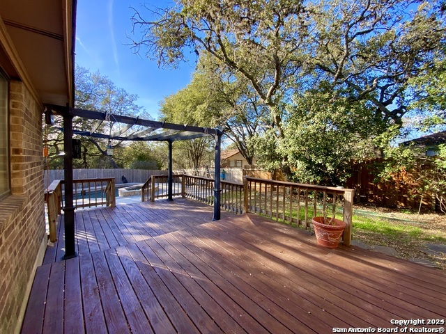 Listing photo id 22 for 19739 Encino Way