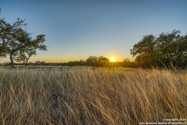 Image 22 of 50 For 1700 Cattlemans Crossing