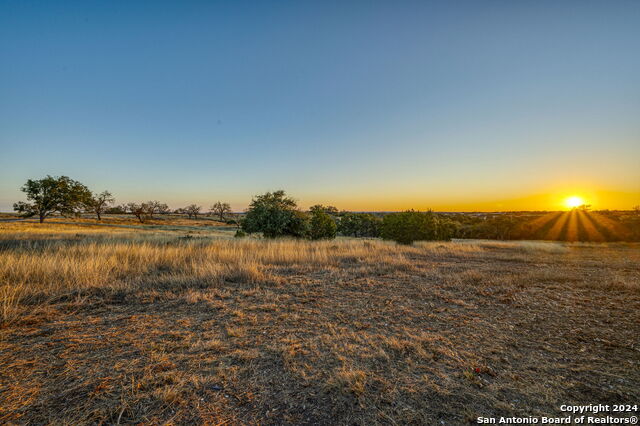 Image 27 of 50 For 1700 Cattlemans Crossing