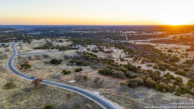 Image 31 of 50 For 1700 Cattlemans Crossing