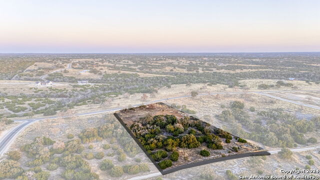 Image 38 of 50 For 1700 Cattlemans Crossing