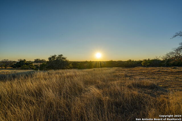 Image 4 of 50 For 1700 Cattlemans Crossing