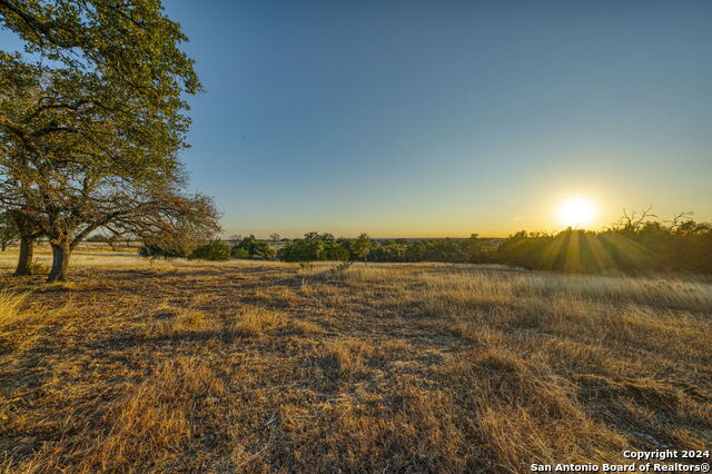 Image 6 of 50 For 1700 Cattlemans Crossing
