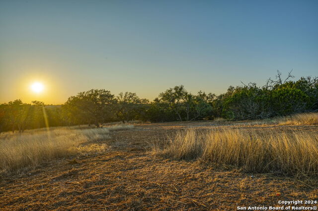 Image 9 of 50 For 1700 Cattlemans Crossing