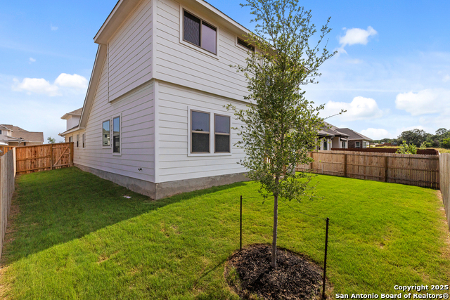 Image 22 of 24 For 283 Ainslie Street W