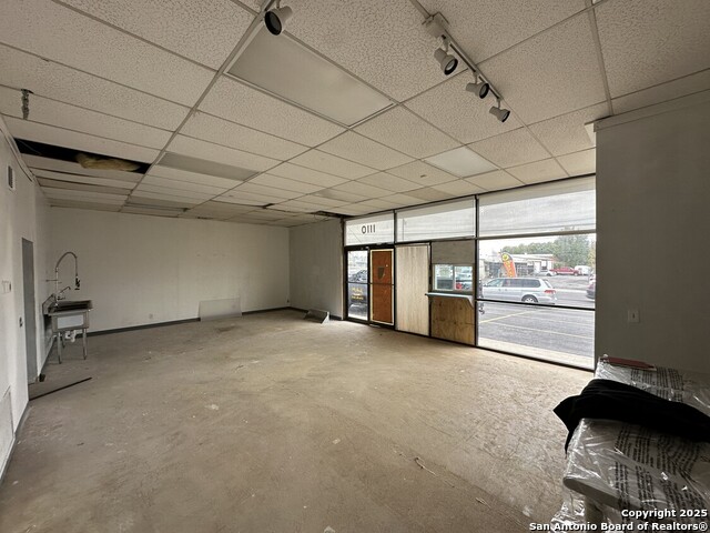 Listing photo id 5 for 1110 Basse Rd