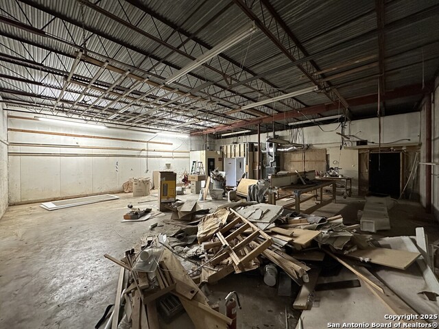 Listing photo id 6 for 1110 Basse Rd