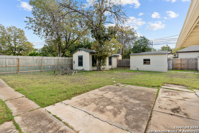 Listing photo id 23 for 254 El Monte