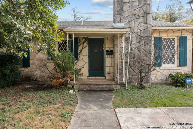 Listing photo id 2 for 254 El Monte