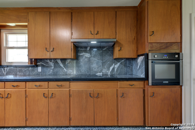 Listing photo id 11 for 3534 Us Highway 90a